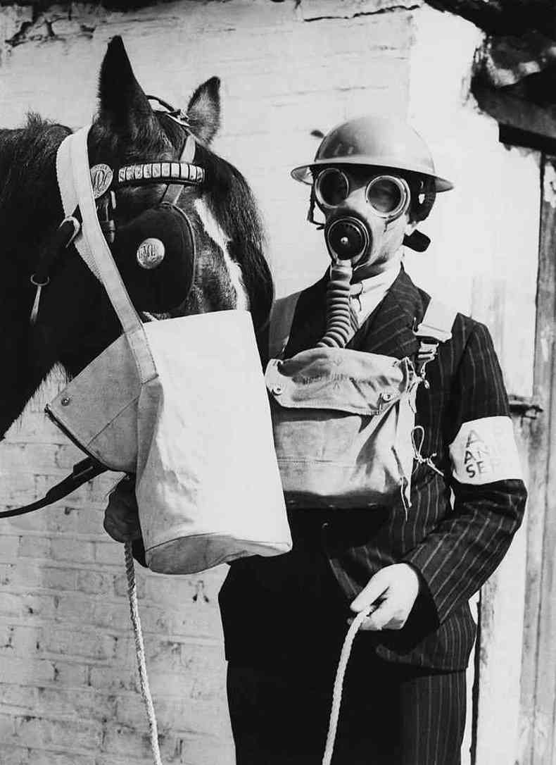 Os cavalos tambm j usaram mscaras de gs em Londres(foto: Getty Images)