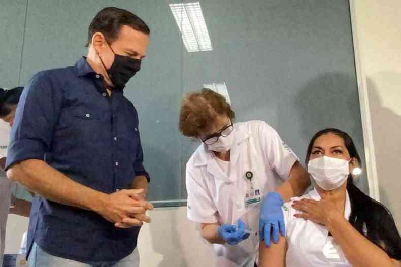 O governador de So Paulo, Joo Doria, cobrou de Bolsonaro as vacinas da Oxford(foto: Governo de SP/Reproduo)