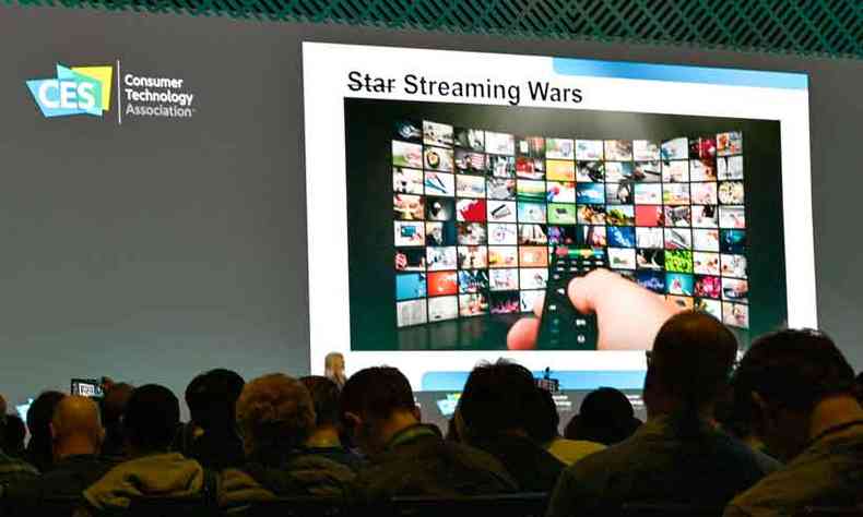 Na guerra do mercado de dispositivos que oferecem conteúdo para filmes e séries on demand, o consumidor sai ganhando (foto: ROBYN BECK/AFP )