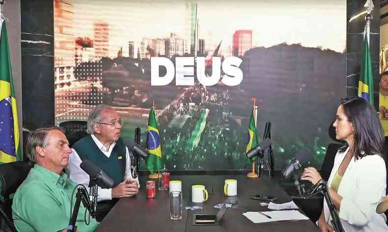 Paulo Guedes participou da superlive com o presidente e candidato  reeleio, Bolsonaro