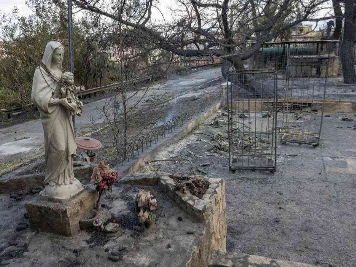 Imagem de Virgem Maria fica intacta após incêndio em cidade italiana -  Internacional - Estado de Minas