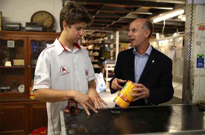 Bruno Falci com o filho, Lucas: Casa Falci buscou nichos de mercado(foto: Ramon Lisboa/EM/D.A.Press)
