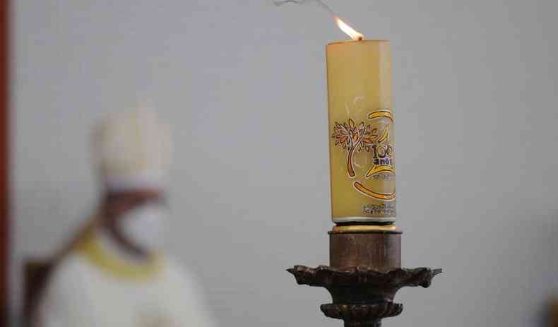 O arcebispo Metropolitano de Belo Horizonte, Dom Walmor Oliveira de Azevedo, celebra missa da Missa da Unidade