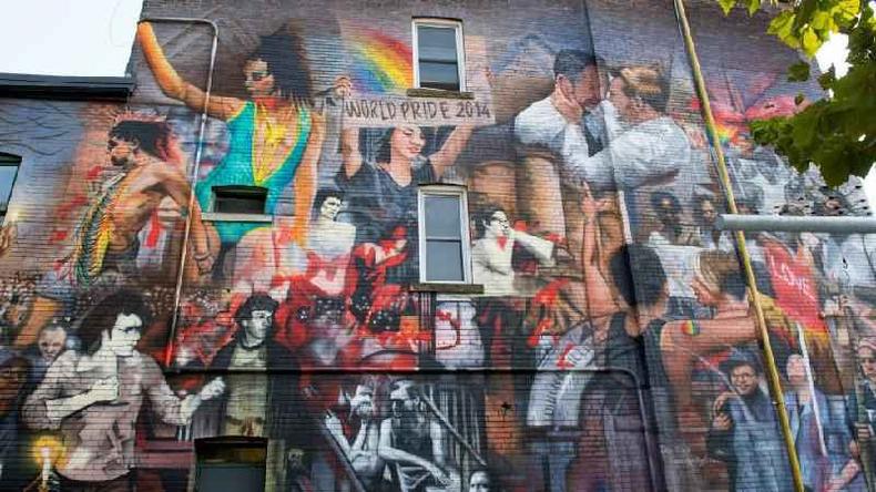 Muitos moradores do Village acreditam que se a polícia tivesse agido mais cedo, algumas mortes poderiam ter sido evitadas(foto: AFP) Village, bairro gay de Toronto, no Canadá