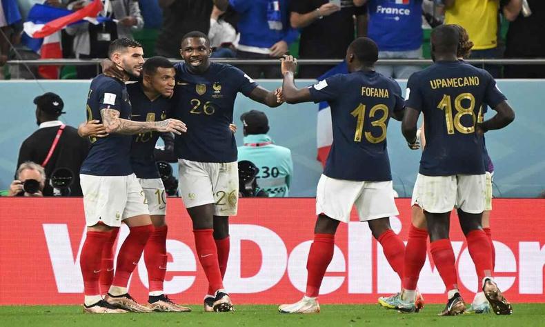 Jogadores da Frana comemoram