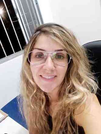 Dentista Carolina Abreu conta que, na terapia capilar, fez tricoscopia e usou vrios procedimentos para a melhora de um quadro inflamatrio, como laser, blend de leos essenciais(foto: Arquivo Pessoal)