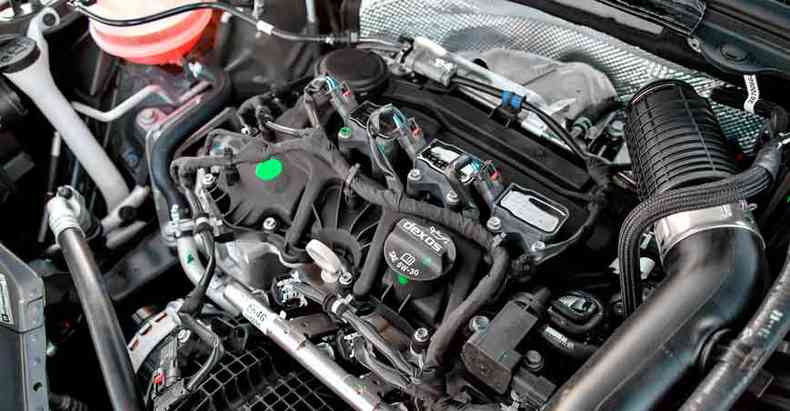 Novo motor 1.0 turbo tem 116cv de potncia; tela flutuante do sistema multimdia MyLink tem sete polegadas(foto: Chevrolet/Divulgao)