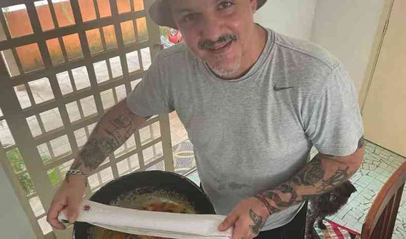 Flvio Castro, professor de Portugus e Literatura, gosta de cozinhar na hora de lazer