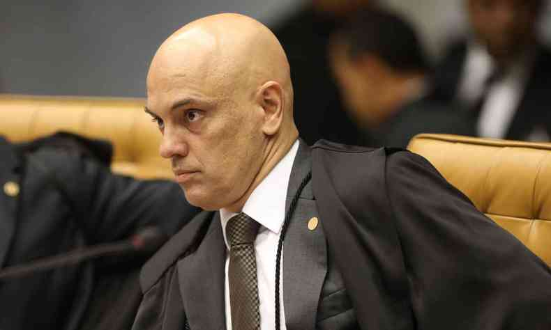 Moraes lembra que o plenrio do tribunal manteve as restries ao receber a denncia oferecida pela PGR contra o deputado(foto: AFP / Victoria Silva)