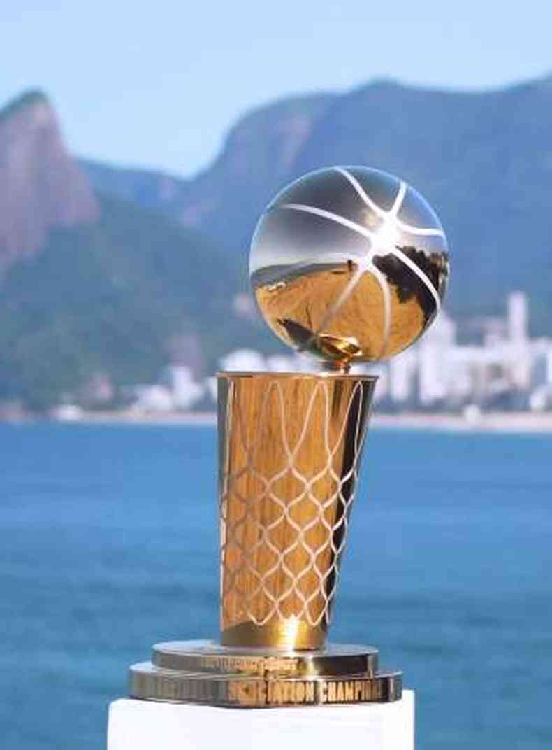Imagem do trofu da NBA no Rio de Janeiro