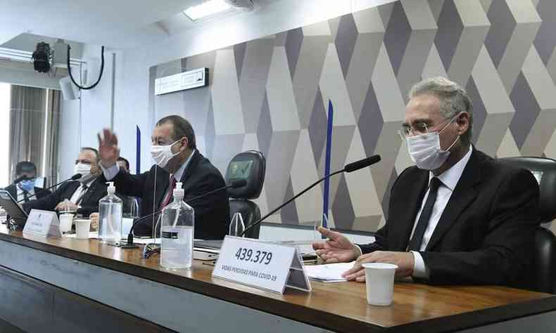 Os senadores Omar Aziz, presidente da CPI da Covid, e Renan Calheiros, relator(foto: Edilson Rodrigues / Agência Senado )