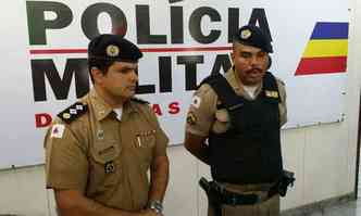 Major Flvio Santiago, chefe da sala de imprensa da PM, e o cabo Wesley Pedrosa, que participou da apreenso do adolescente(foto: Juarez Rodrigues/EM/DA Press)