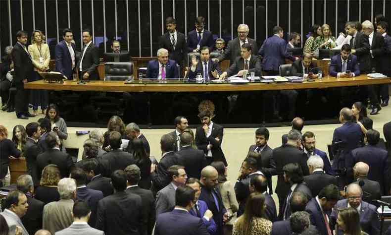 A aprovao na Cmara dos Deputados do projeto que endurece punio a juzes, procuradores e policiais, no dia 14 de agosto, provocou uma reao de parlamentares(foto: Fabio Rodrigues Pozzebom/Agncia Brasil )