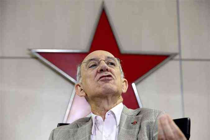 Presidente do PT, Rui Falco, disse que seu partido no dar trgua a um eventual governo Temer(foto: Wilson Dias/Agncia Brasil )