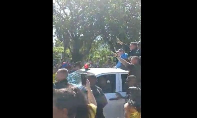 Jair Bolsonaro chegou no Rio de Janeiro(foto: Redes Sociais/Reprodução) Jair Bolsonaro é recepcionado por apoiadores