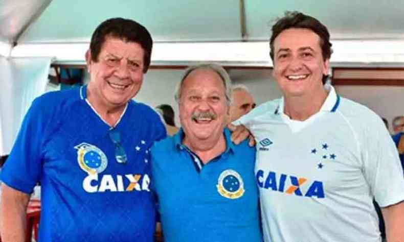 Ex-vice-presidente do Cruzeiro Hermnio Lemos (E) e ex-presidente Wagner Pires de S (C) renunciaram em dezembro, aps intensa presso(foto: Cruzeiro/Reproduo)