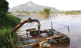 MP acredita que material que vazou da barragem de Fundo possa ter sido transportado pelo rio(foto: Juarez Rodrigues/EM/D.A Press)