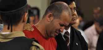 Macarro chorou muito aps anncio da sentena: 15 anos de recluso(foto: Vagner Antonio/TJMG)