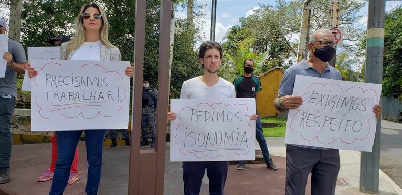 Protesto do setor de eventos em Nova Lima, na Grande BH