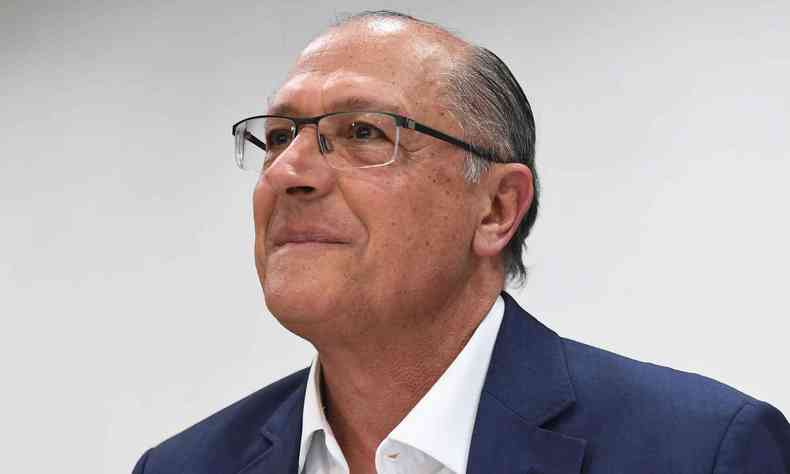 Geraldo Alckmin de perfil 