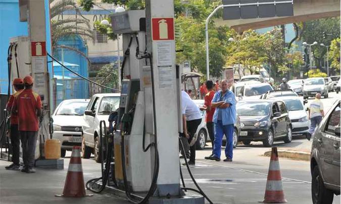 A ANP divulgou levantamento de preços realizado nos postos que revelou que a subvenção do consumo não atingiu o objetivo do acordo firmado(foto: Jair Amaral/EM/D.A press) A ANP divulgou levantamento de preços realizado nos postos que revelou que a subvenção do consumo não atingiu o objetivo do acordo firmado(foto: Jair Amaral/EM/D.A press)