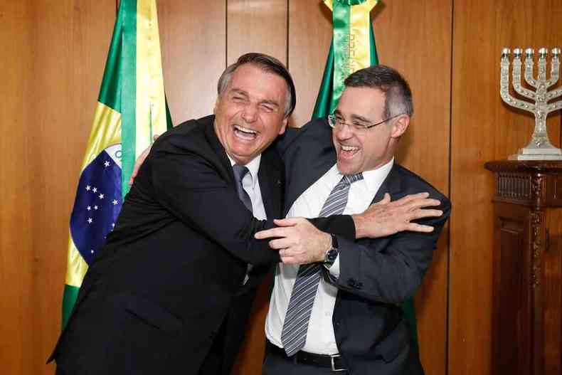 Bolsonaro e Andr Mendona