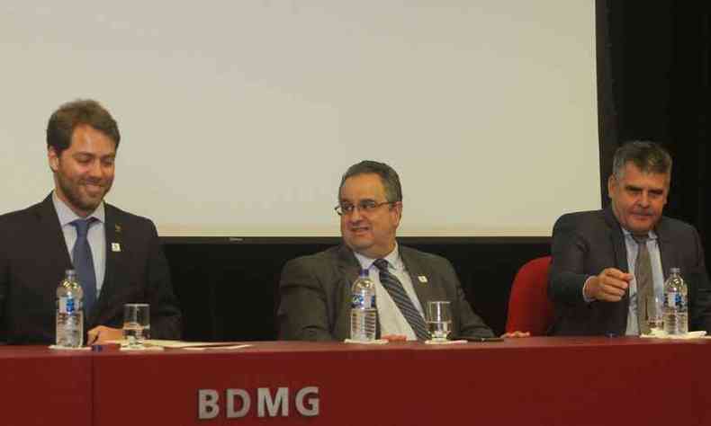 Paulo Brant participou da posse do novo presidente do BDMG, Srgio Gusmo(foto: Jair Amaral / EM / D.A. Press)