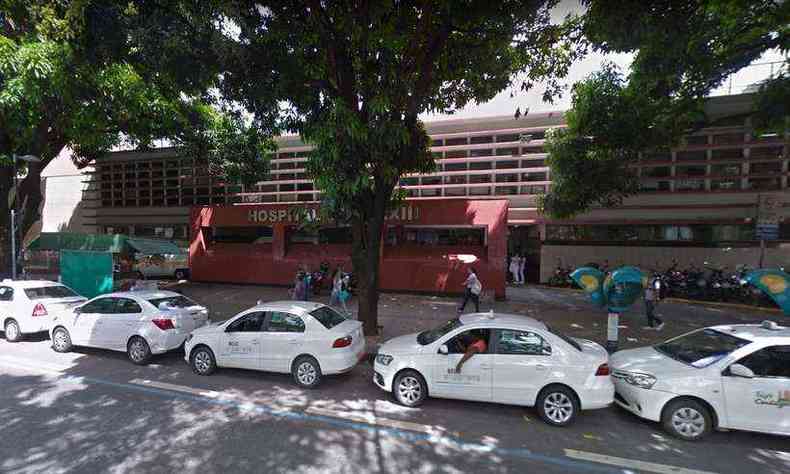 Revoltado, familiares deram facadas no pai da adolescente, que foi levado para Hospital Joo XXIII(foto: Google Street View/Reproduo)