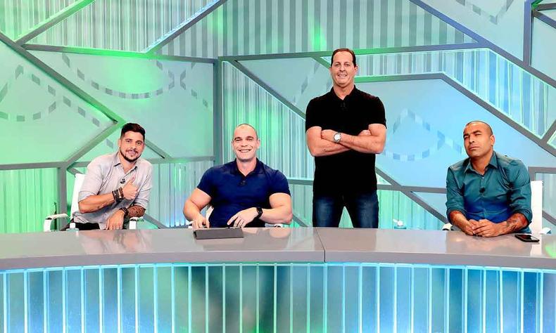 Benja (em p), Cicinho, Mano e Emerson Sheik, no programa arena sbt, no sbt/alterosa