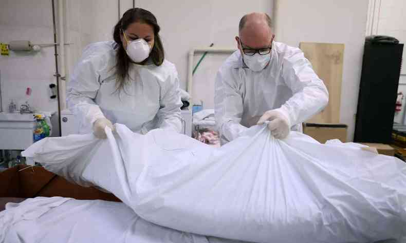 O pas  o mais castigado tanto em nmero de mortos quanto de infectados(foto: CHIP SOMODEVILLA / GETTY IMAGES NORTH AMERICA / Getty Images via AFP )