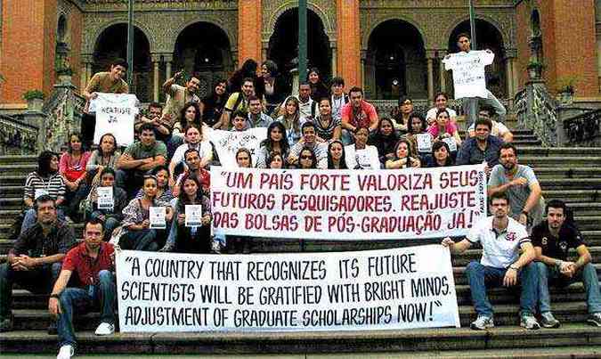 Em maro, estudantes fizeram paralisao das pesquisas em protesto (foto: APG | Fiocruz/RJ)