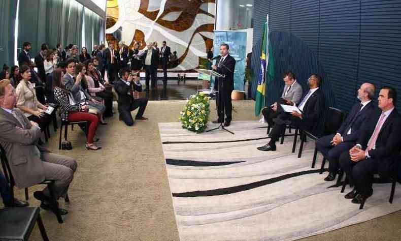 Deputados e senadores pretendem analisar propostas que tratam do tema e realizar debates com especialistas(foto: Vincius Loures/Cmara dos Deputados)