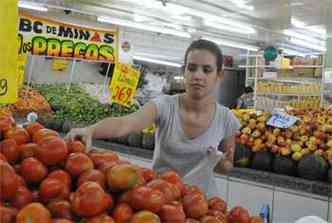 A nutricionista rica Ventura faz compras com frequncia e foge das altas de preos dos alimentos alternando locais de consumo(foto: Marcos Michelin/EM/D.A Press)