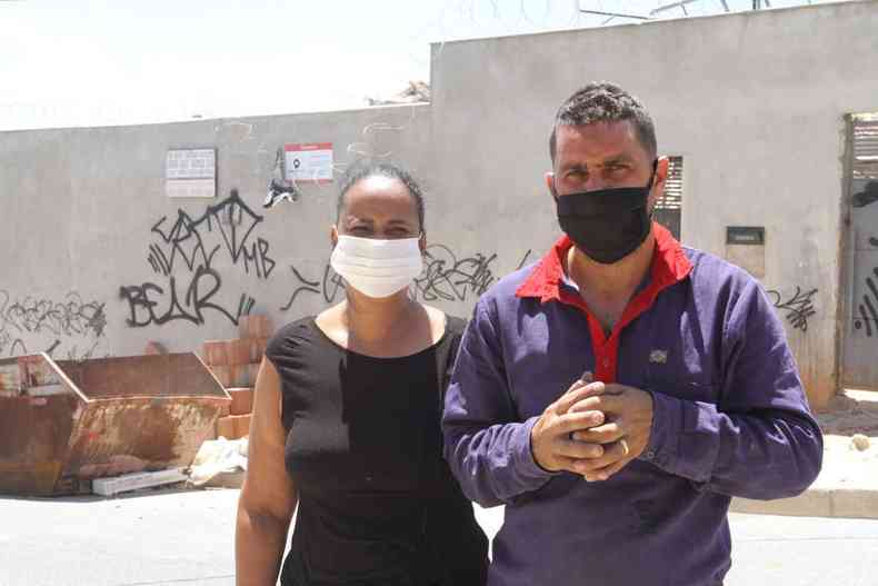 O autnomo Geraldo Nazarena teme que o entulho gerado pela demolio atraia escorpies (foto: Edsio Ferreira/EM/D.A.Press)