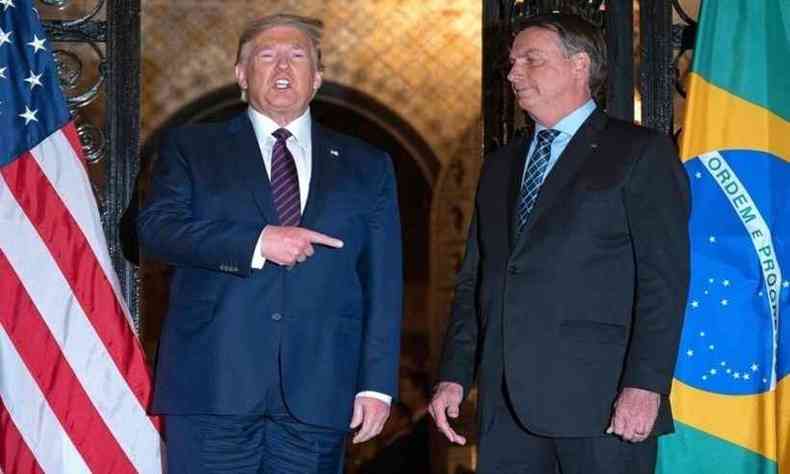 Trump e Bolsonaro durante uma das visitas do brasileiros ao ex-presidente dos Estados Unidos(foto: JIM WATSON/afp - 7/3/20)