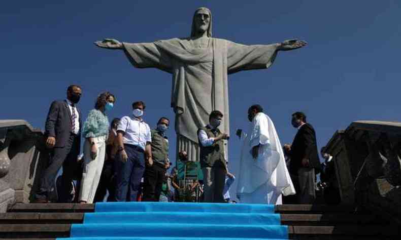 Cerimnia marcou a retomada das visitas ao Cristo Redentor.(foto: Fbio Mota/AFP)