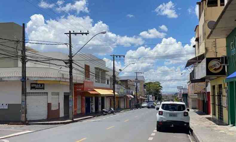Maior parte do comrcio no bairro Planalto fechado(foto: Vincius Lemos)