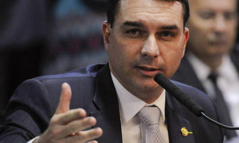 A defesa do senador afirmou que Flávio Bolsonaro 'não praticou qualquer irregularidade e que confia na Justiça'(foto: Roque de Sá/Agência Senado) A defesa do senador afirmou que Flávio Bolsonaro 'não praticou qualquer irregularidade e que confia na Justiça'(foto: Roque de Sá/Agência Senado)