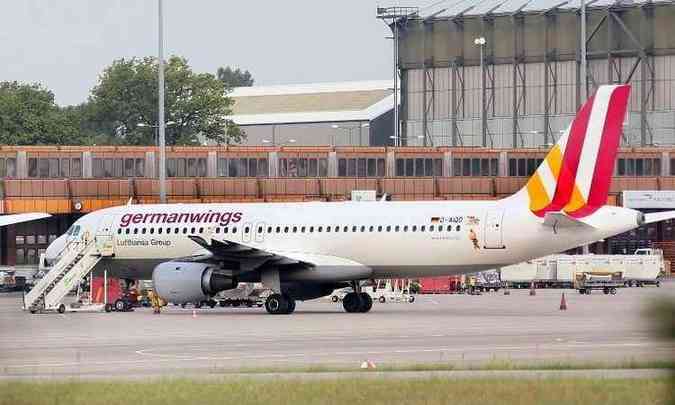 Companhia area alem Germanwings  filial de baixo custo da Lufthansa(foto: STEPHANIE PILICK / DPA / AFP )