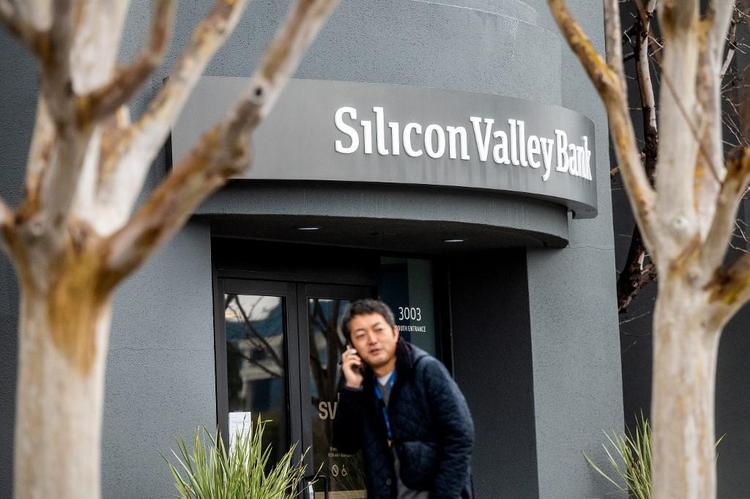 Fachada da sede do banco californiano em Santa Clara (EUA)