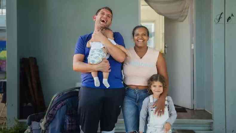 Daniela e Rafael com os dois filhos