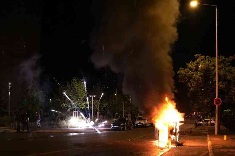 Bombas explodem na noite de Paris