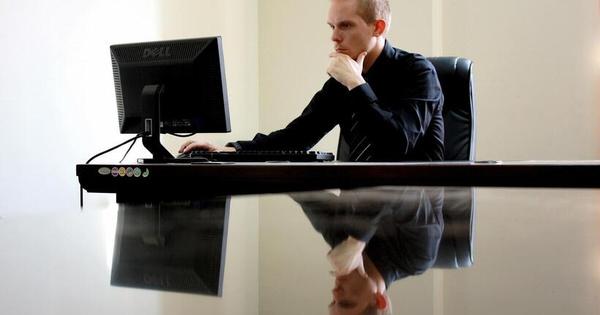 Tempo demais sentado? Andar 5 minutos a cada meia hora, recomenda estudo