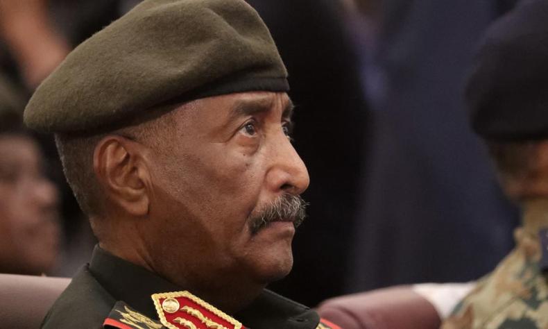 Esse golpe levou a uma transição para o governo civil, lançada após a queda do ex-presidente Omar al-Bashir em 2019(foto: ASHRAF SHAZLY / AFP) Na foto, Abdel Fatah al-Burhan