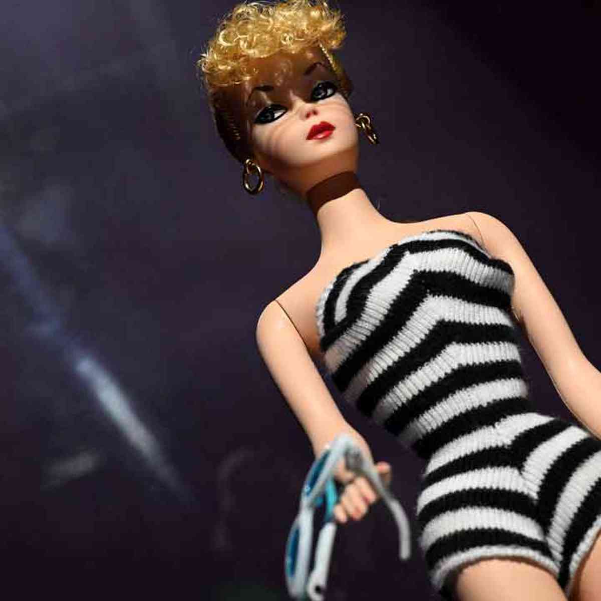 Boneca Barbie Made to Move Aula de Yoga Morena Mattel Ftg80