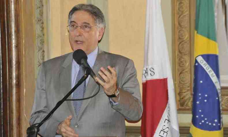 O governador Fernando Pimentel assegurou que os direitos dos servidores sero mantidos (foto: Juarez Rodrigues/EM/D.A Press)