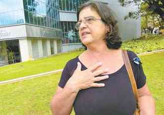 A dona de casa Leila Fonseca Rocha tenta reverter na Justia o reajuste que a obrigou a trocar a casa por um barraco(foto: CRISTINA HORTA/EM/D.A PRESS)