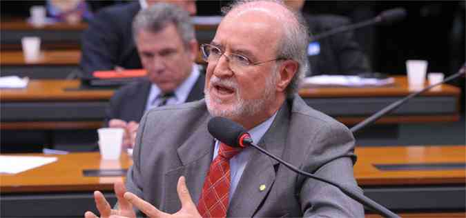 Eduardo Azeredo (PSDB)  acusado de irregularidades na arrecadao de recursos para a sua campanha  reeleio para o governo de Minas, em 1998(foto: Alexandra Martins/Camara dos Deputados )