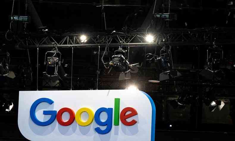 Painel da Google em exposio de empresas de tecnologia