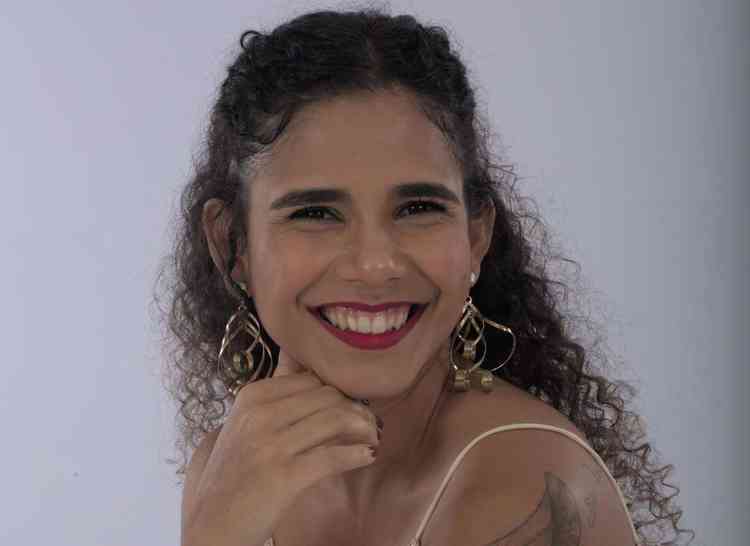 cantora Flaviane Orlando 